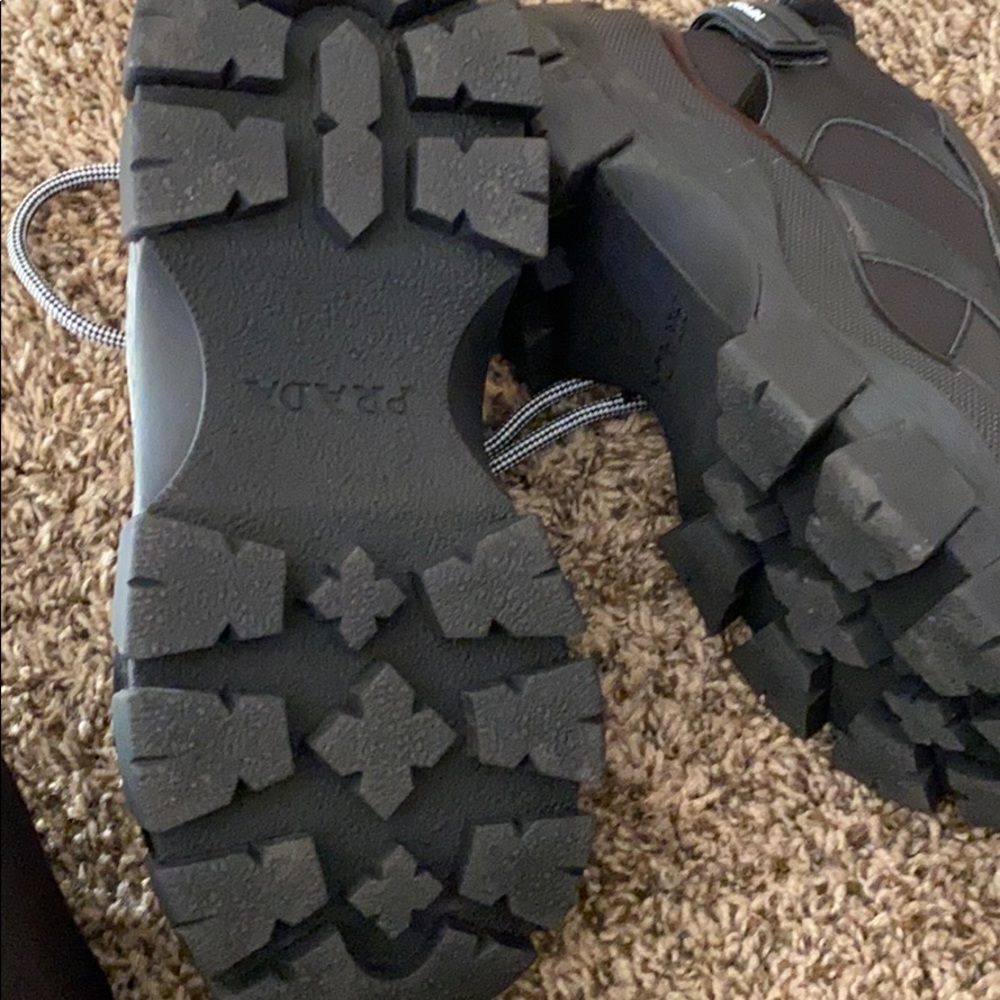 Sneakers - Picture 6 of 6